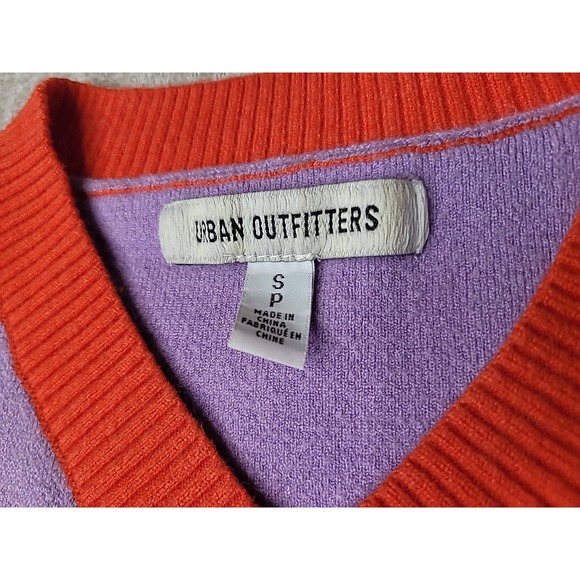 Urban Outfitters Women's S P Strawberry Sweater Vest Cropped V-Neck Purple Red - Picture 4 of 7